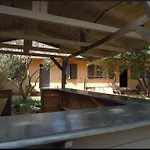 La Vigne Et L'olivier Bed & Breakfast 3*